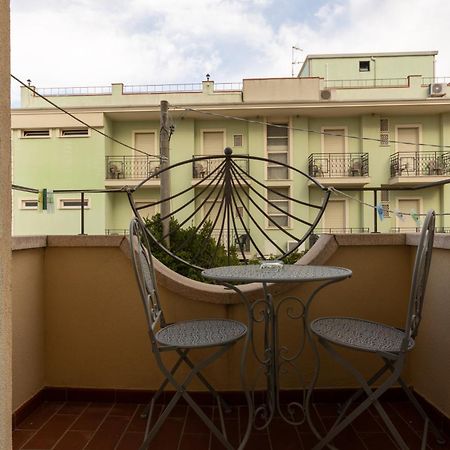 Hotel River Fronte Mare Con Piscina Ρίμινι Εξωτερικό φωτογραφία
