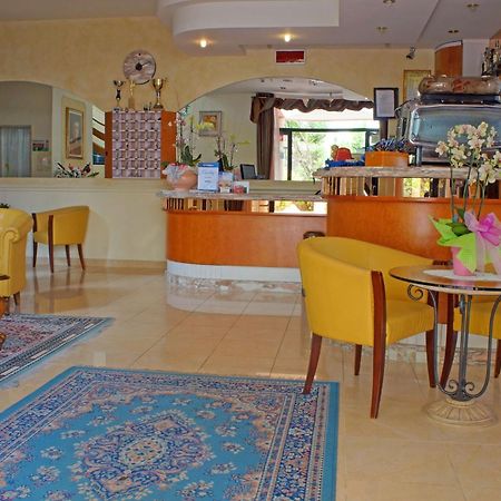 Hotel River Fronte Mare Con Piscina Ρίμινι Εξωτερικό φωτογραφία