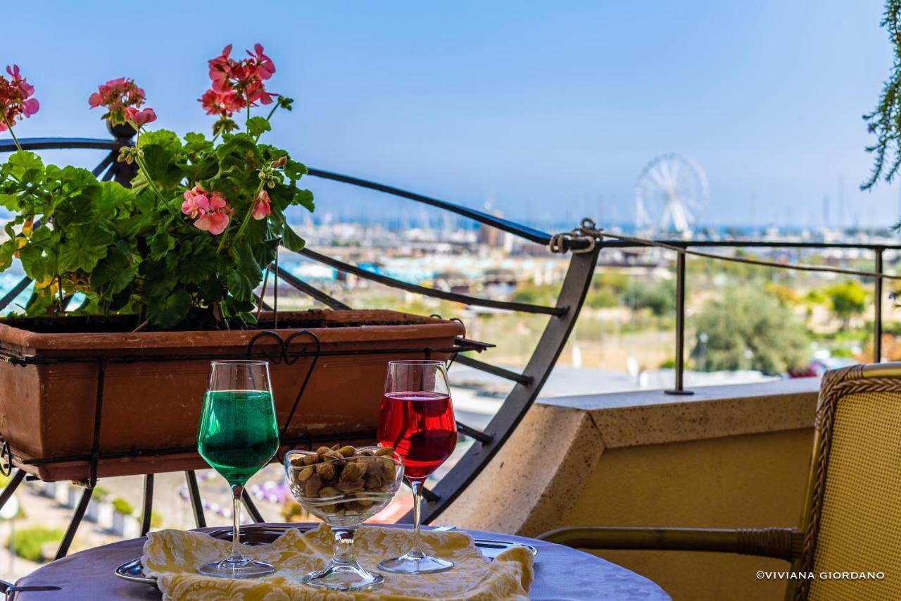 Hotel River Fronte Mare Con Piscina Ρίμινι Εξωτερικό φωτογραφία