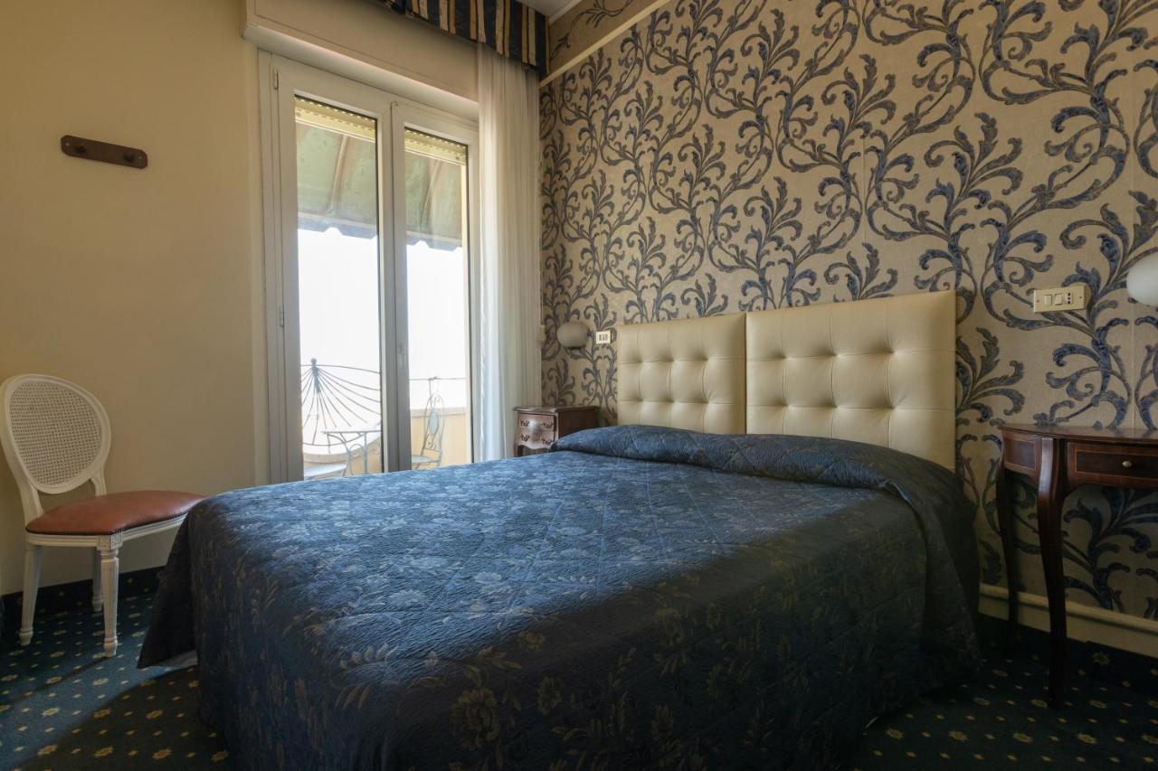 Hotel River Fronte Mare Con Piscina Ρίμινι Εξωτερικό φωτογραφία